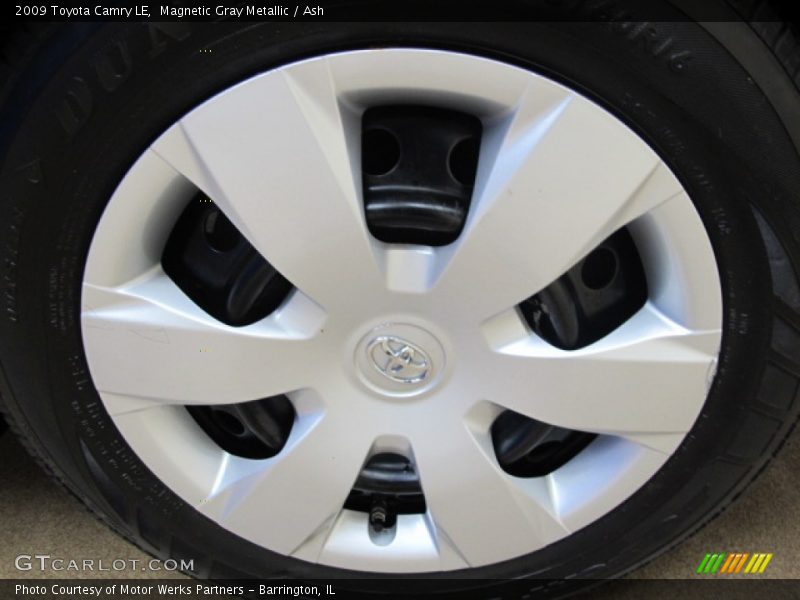 Magnetic Gray Metallic / Ash 2009 Toyota Camry LE