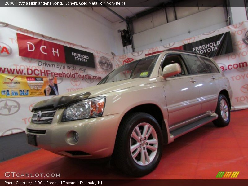 Sonora Gold Metallic / Ivory Beige 2006 Toyota Highlander Hybrid