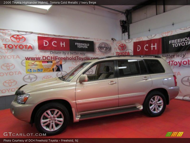 Sonora Gold Metallic / Ivory Beige 2006 Toyota Highlander Hybrid