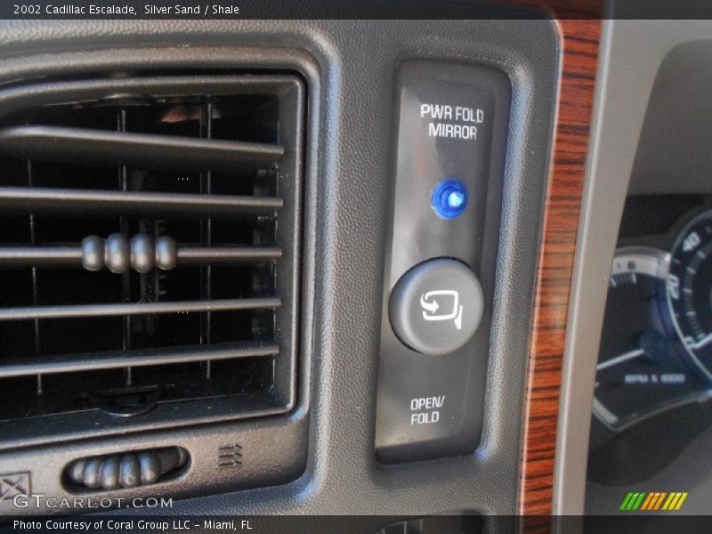 Silver Sand / Shale 2002 Cadillac Escalade