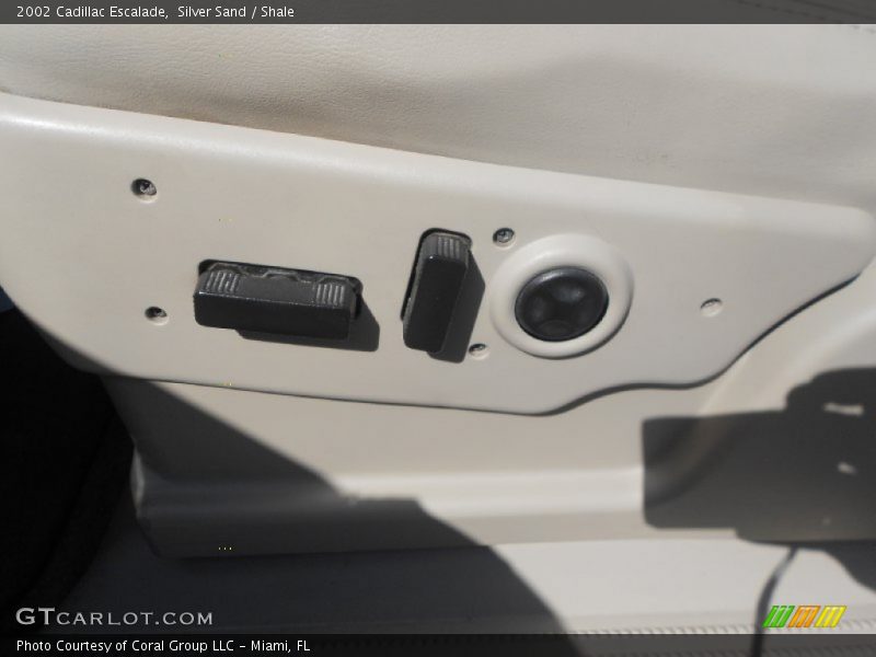 Silver Sand / Shale 2002 Cadillac Escalade