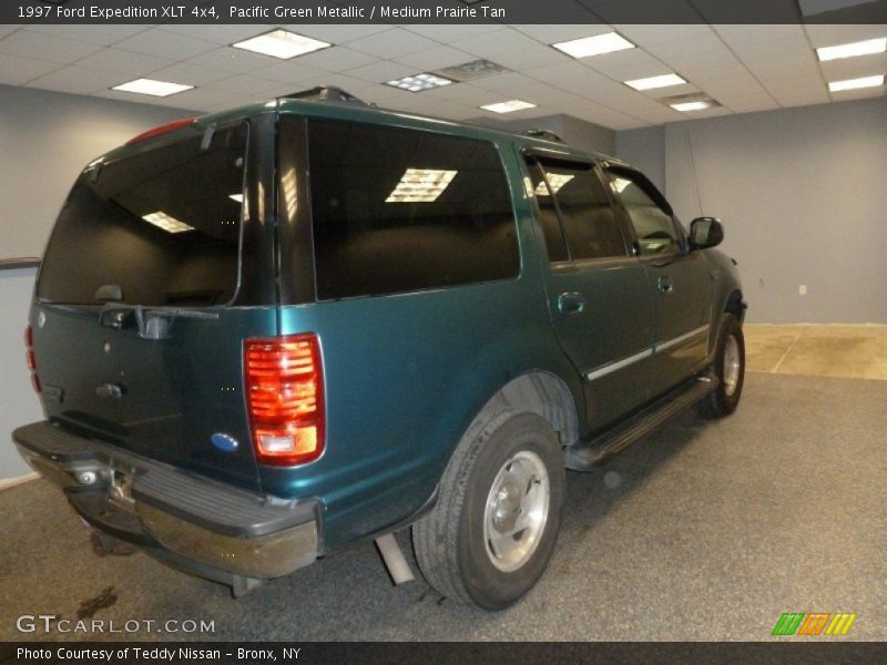 Pacific Green Metallic / Medium Prairie Tan 1997 Ford Expedition XLT 4x4