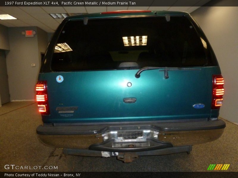 Pacific Green Metallic / Medium Prairie Tan 1997 Ford Expedition XLT 4x4