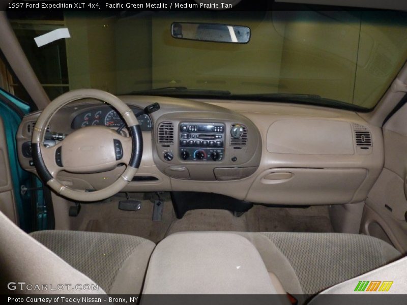 Pacific Green Metallic / Medium Prairie Tan 1997 Ford Expedition XLT 4x4