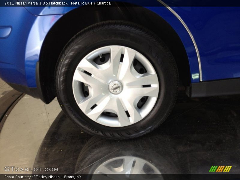 Metallic Blue / Charcoal 2011 Nissan Versa 1.8 S Hatchback