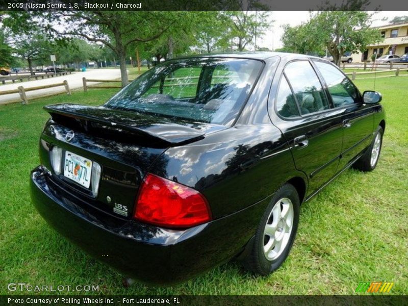 Blackout / Charcoal 2005 Nissan Sentra 1.8