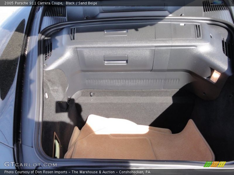 Black / Sand Beige 2005 Porsche 911 Carrera Coupe