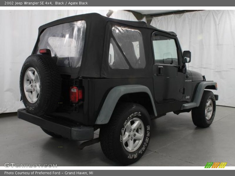 Black / Agate Black 2002 Jeep Wrangler SE 4x4