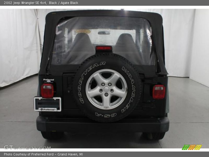 Black / Agate Black 2002 Jeep Wrangler SE 4x4