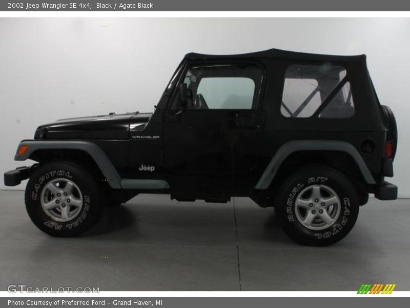 Black / Agate Black 2002 Jeep Wrangler SE 4x4