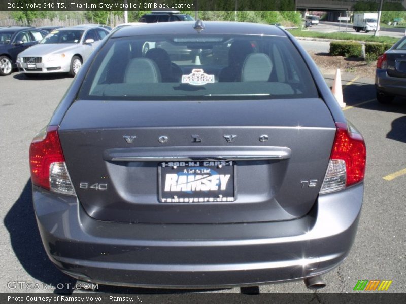 Titanium Grey Metallic / Off Black Leather 2011 Volvo S40 T5