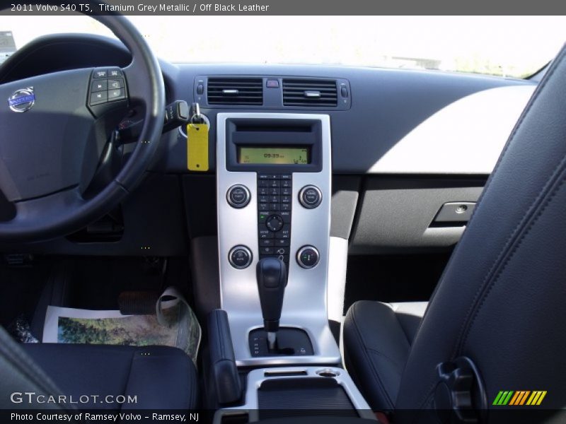 Titanium Grey Metallic / Off Black Leather 2011 Volvo S40 T5