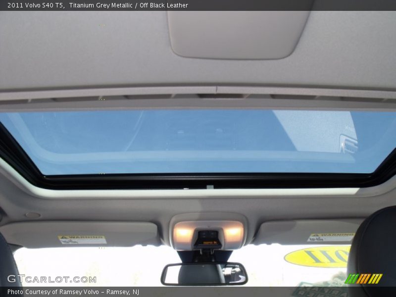 Titanium Grey Metallic / Off Black Leather 2011 Volvo S40 T5