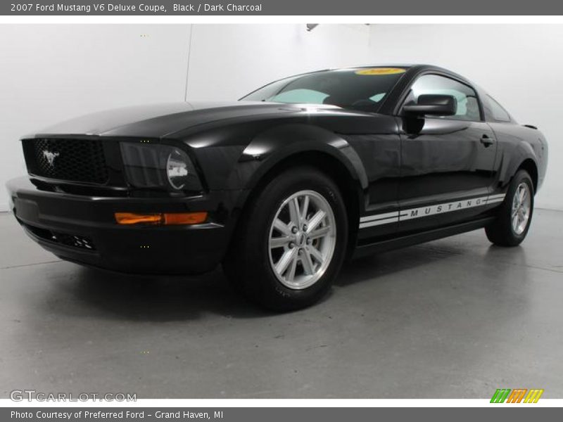 Black / Dark Charcoal 2007 Ford Mustang V6 Deluxe Coupe