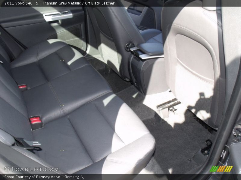 Titanium Grey Metallic / Off Black Leather 2011 Volvo S40 T5