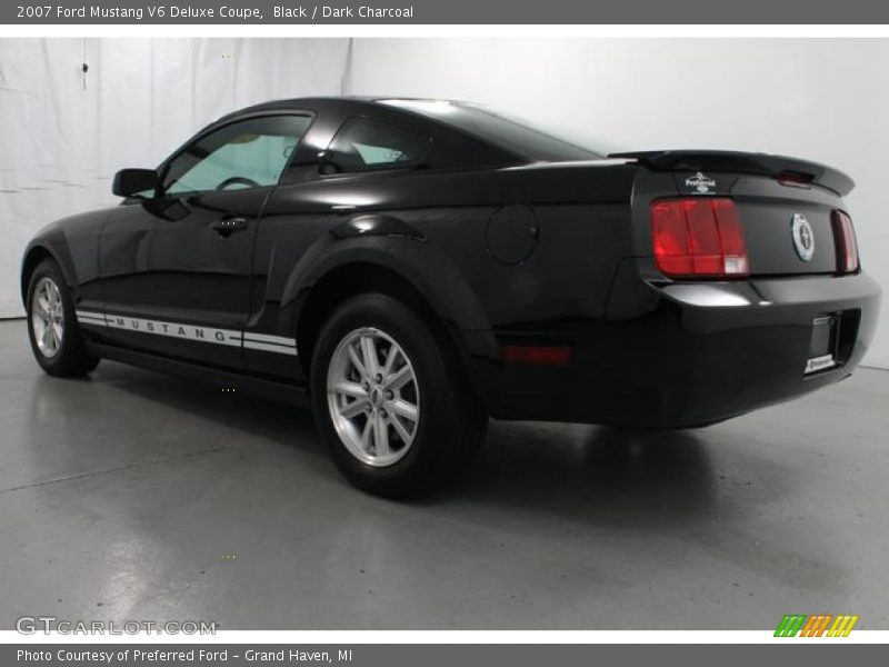 Black / Dark Charcoal 2007 Ford Mustang V6 Deluxe Coupe