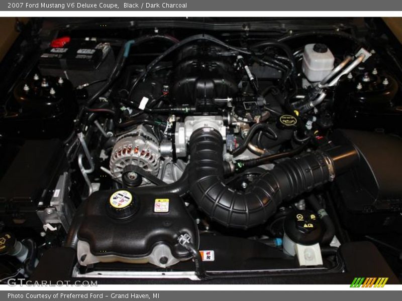 Black / Dark Charcoal 2007 Ford Mustang V6 Deluxe Coupe