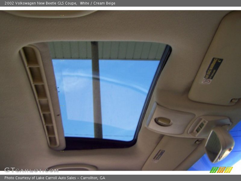 White / Cream Beige 2002 Volkswagen New Beetle GLS Coupe