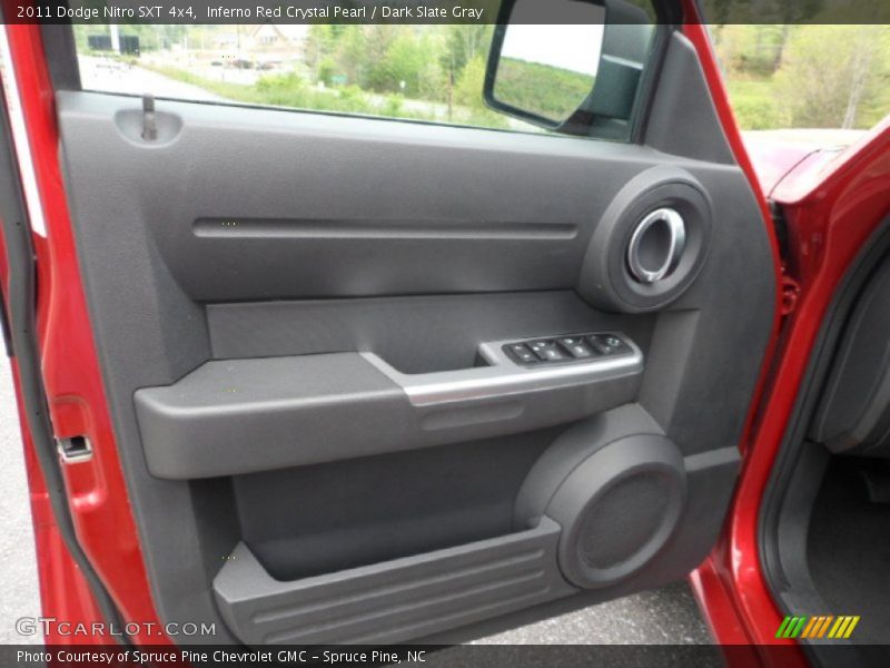 Inferno Red Crystal Pearl / Dark Slate Gray 2011 Dodge Nitro SXT 4x4