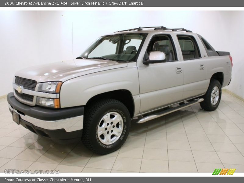 Silver Birch Metallic / Gray/Dark Charcoal 2006 Chevrolet Avalanche Z71 4x4