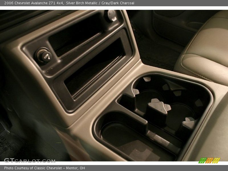 Silver Birch Metallic / Gray/Dark Charcoal 2006 Chevrolet Avalanche Z71 4x4