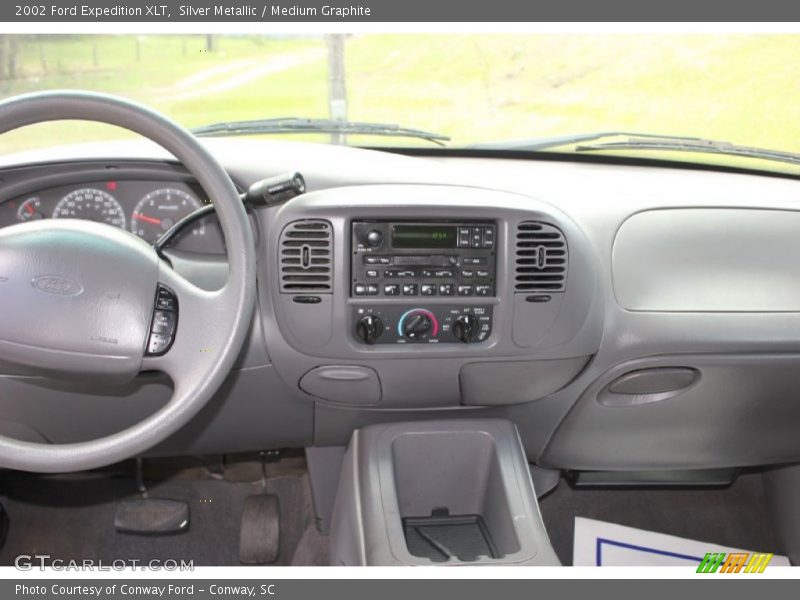 Silver Metallic / Medium Graphite 2002 Ford Expedition XLT