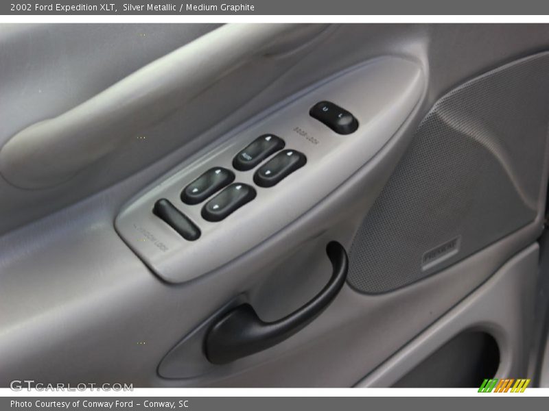 Silver Metallic / Medium Graphite 2002 Ford Expedition XLT