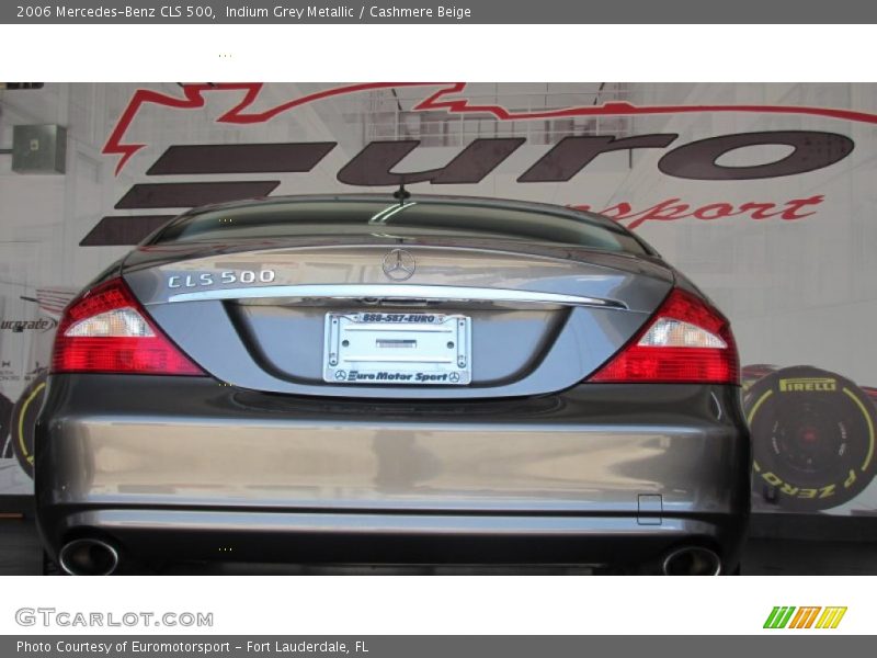 Indium Grey Metallic / Cashmere Beige 2006 Mercedes-Benz CLS 500
