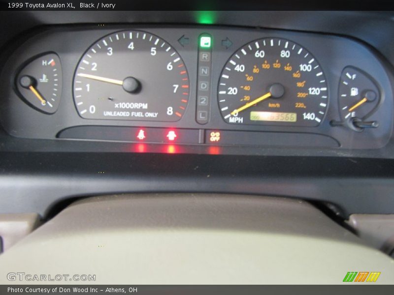 Black / Ivory 1999 Toyota Avalon XL