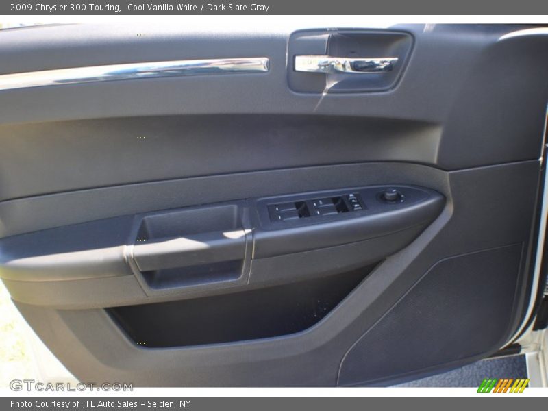 Cool Vanilla White / Dark Slate Gray 2009 Chrysler 300 Touring