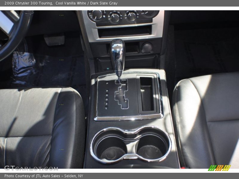 Cool Vanilla White / Dark Slate Gray 2009 Chrysler 300 Touring