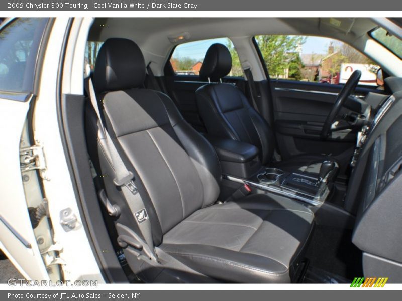 Cool Vanilla White / Dark Slate Gray 2009 Chrysler 300 Touring