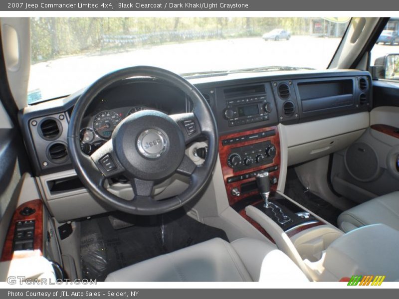 Black Clearcoat / Dark Khaki/Light Graystone 2007 Jeep Commander Limited 4x4