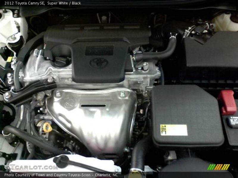 Super White / Black 2012 Toyota Camry SE