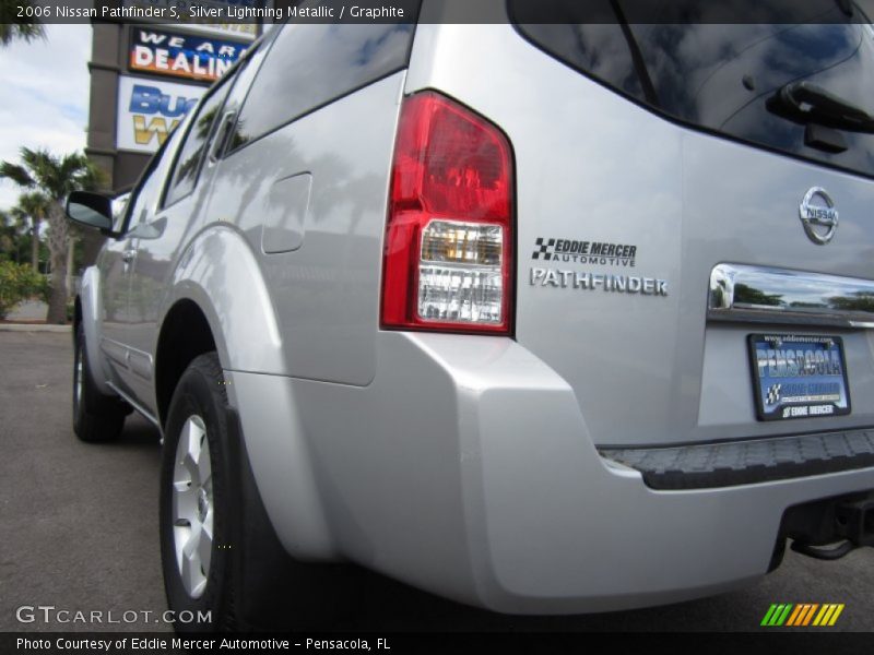 Silver Lightning Metallic / Graphite 2006 Nissan Pathfinder S