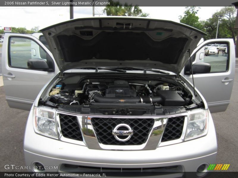 Silver Lightning Metallic / Graphite 2006 Nissan Pathfinder S