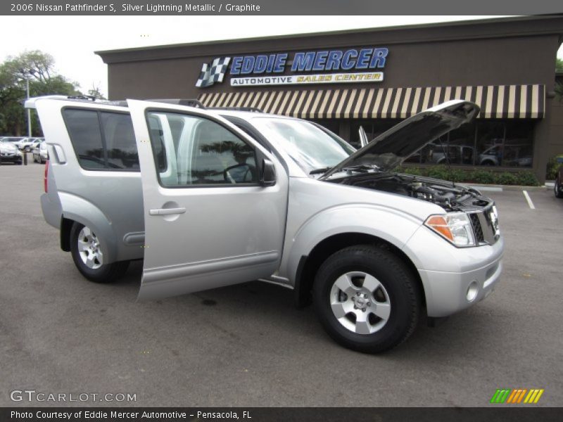 Silver Lightning Metallic / Graphite 2006 Nissan Pathfinder S