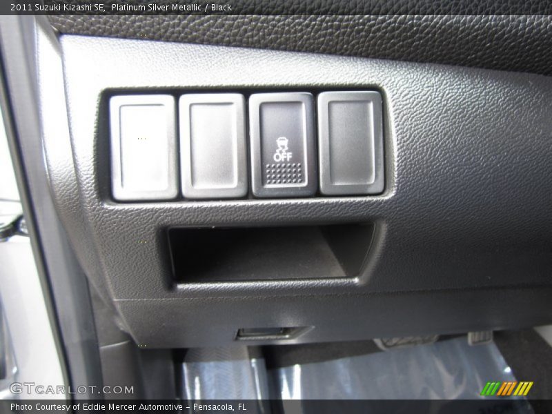 Platinum Silver Metallic / Black 2011 Suzuki Kizashi SE