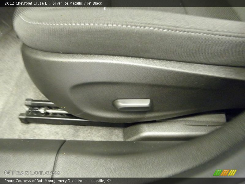 Silver Ice Metallic / Jet Black 2012 Chevrolet Cruze LT