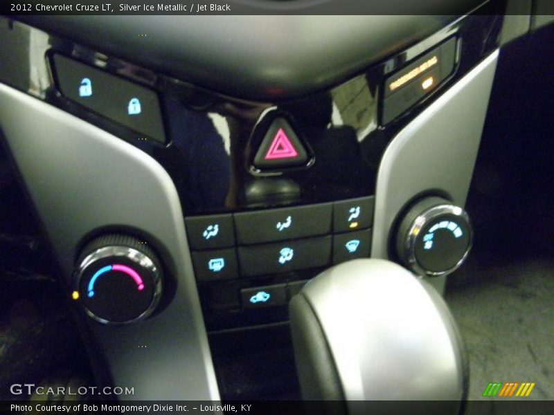 Silver Ice Metallic / Jet Black 2012 Chevrolet Cruze LT