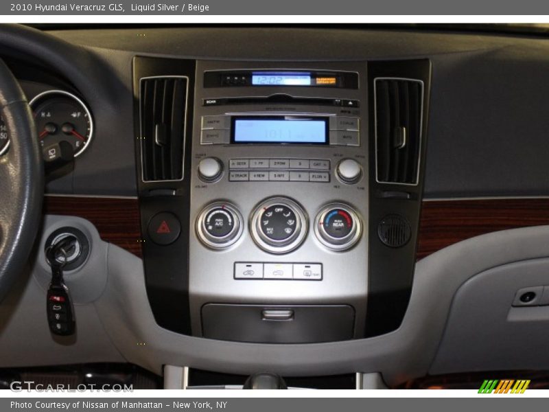 Liquid Silver / Beige 2010 Hyundai Veracruz GLS