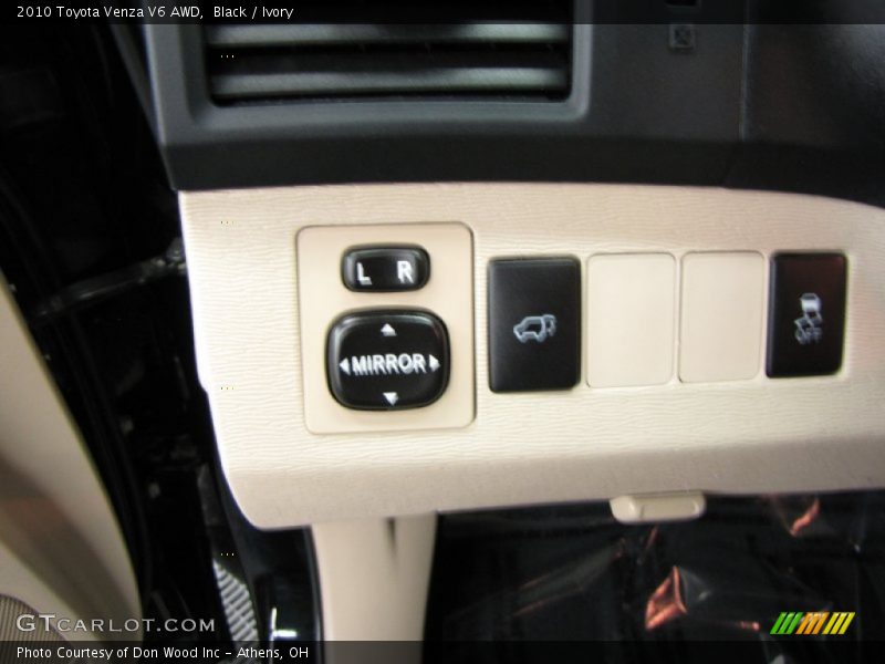 Black / Ivory 2010 Toyota Venza V6 AWD