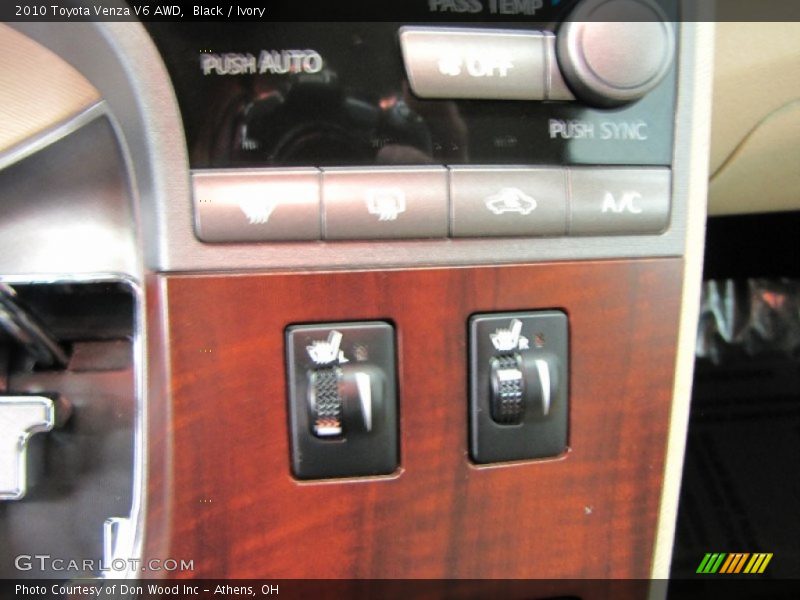 Black / Ivory 2010 Toyota Venza V6 AWD