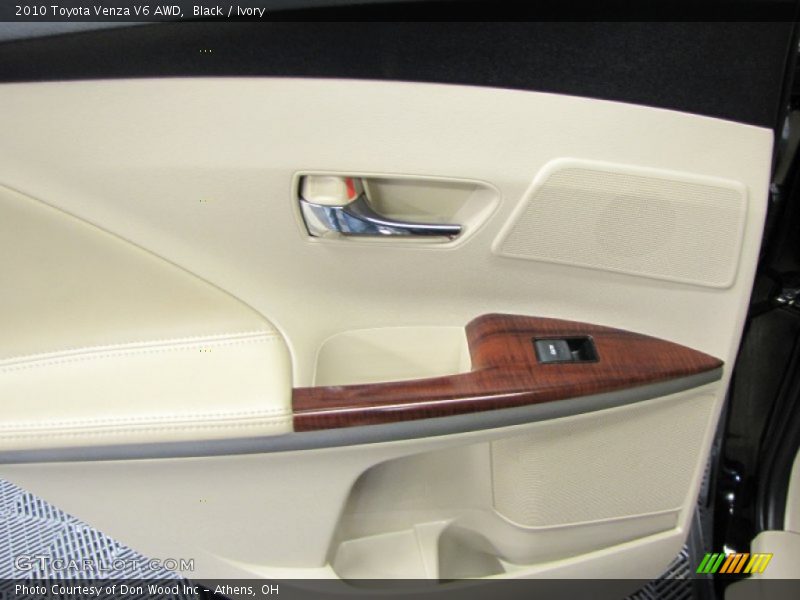 Black / Ivory 2010 Toyota Venza V6 AWD
