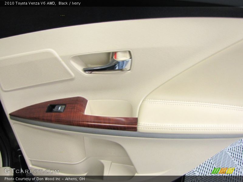 Black / Ivory 2010 Toyota Venza V6 AWD