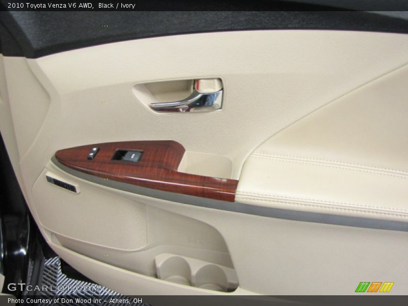 Black / Ivory 2010 Toyota Venza V6 AWD