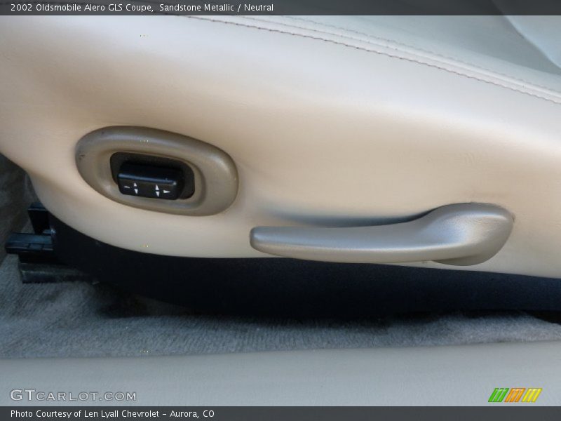 Sandstone Metallic / Neutral 2002 Oldsmobile Alero GLS Coupe