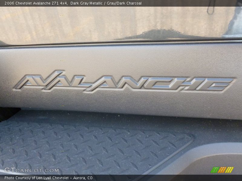 Dark Gray Metallic / Gray/Dark Charcoal 2006 Chevrolet Avalanche Z71 4x4