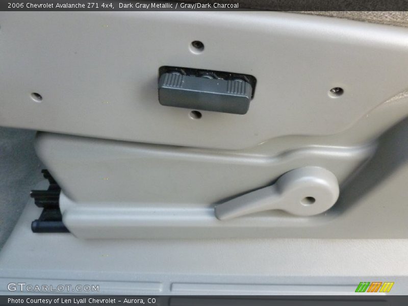 Dark Gray Metallic / Gray/Dark Charcoal 2006 Chevrolet Avalanche Z71 4x4