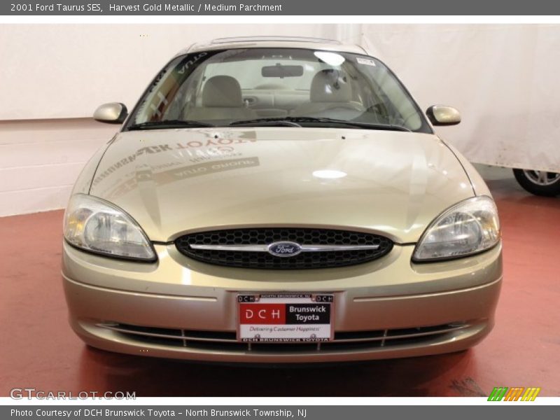 Harvest Gold Metallic / Medium Parchment 2001 Ford Taurus SES